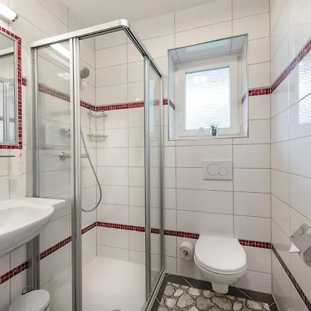 לינה וארוחת בוקר Haus Elisabeth 3*