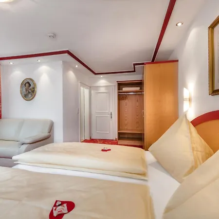 לינה וארוחת בוקר Haus Elisabeth 3*