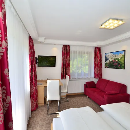 לינה וארוחת בוקר Haus Elisabeth 3*