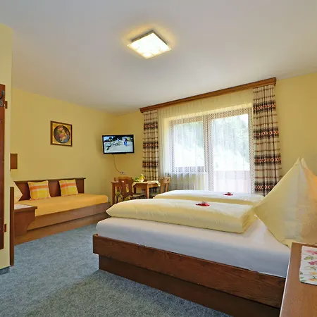 לינה וארוחת בוקר Haus Elisabeth Mühlbach am Hochkönig