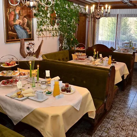 לינה וארוחת בוקר Haus Elisabeth 3*