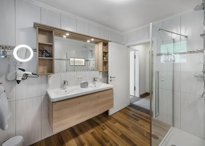 Haus Elisabeth فندق مبيت وإفطار 3*